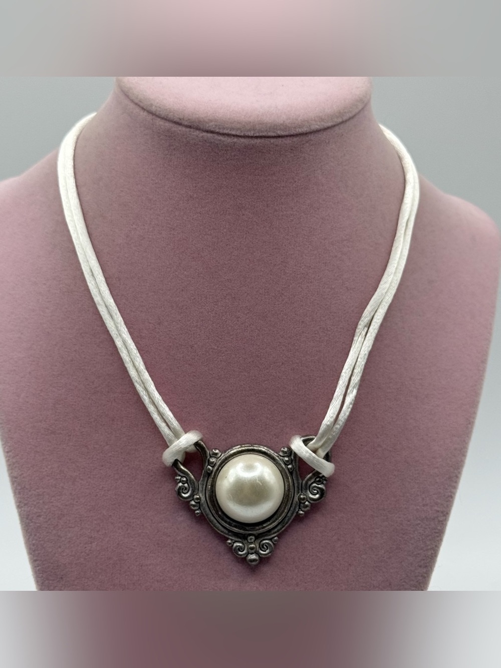 Vintage EH Pearl Accent Silver-Tone Pendant Necklace